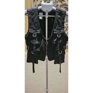 Black Utility Vest With Multiple Pockets & Silver Ring Zipper Closure - Like An